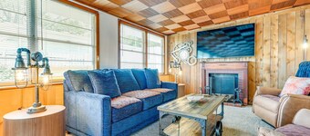 Eclectic Tarpon Springs Home: Bayou Across Street!