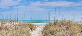 Carolina Beach Condo w/ Balcony & Ocean Access!