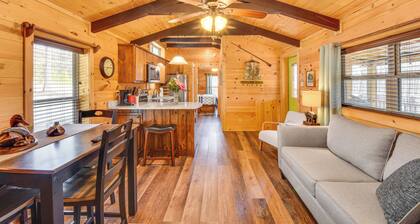 Waterfront Seneca Cabin ~ 4 Mi to Boat Launch!