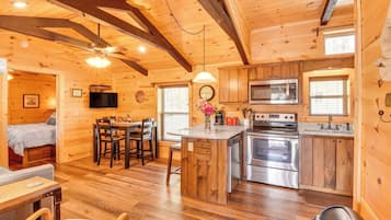 House (2 Bedrooms) | Interior