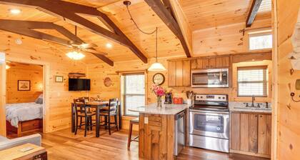 Waterfront Seneca Cabin ~ 4 Mi to Boat Launch!