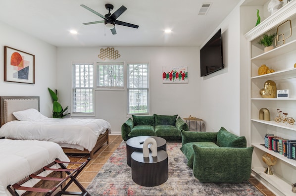 House (3 Bedrooms) | Interior - Stylish Home ~ 2 Mi to Jackson State & Belhaven! (Jackson)