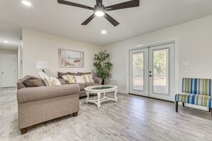 House (3 Bedrooms) | Interior - Modern Pensacola Home ~ 6 Mi to Beach! (Pensacola)