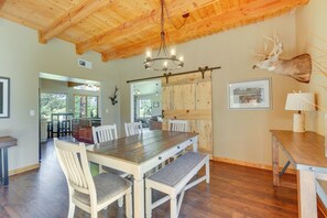 House (4 Bedrooms) | Interior