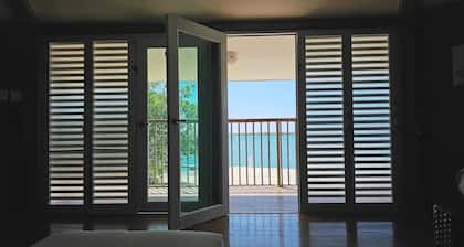 Oceanfront Hideaway - Private Dock & Sunset Views