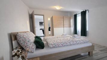Apartment (Two bedroom Apartment with Terrace) | 4 Schlafzimmer, Babybetten, kostenloses WLAN