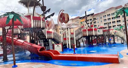 Great Resort minutes from Disney World, on Resort Restaurants, Waterparks,