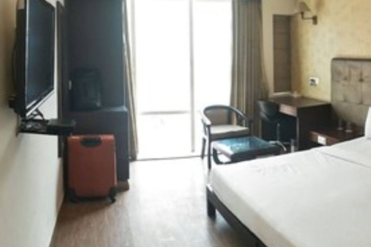 Desk, WiFi (free), bed sheets