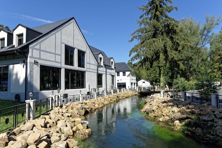 Exterior. Domaine de Bracheux