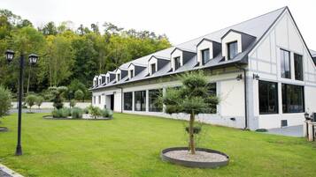 Superior Room with Separate Beds | Garden view