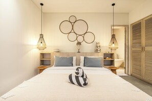 4 bedrooms, iron/ironing board, free WiFi, bed sheets - Chic 4BR Villa, Canggu Hub, 800m to Beach Bliss (Kecamatan Kuta Utara)