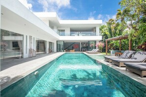 Pool - 5BR Marvel, 200m to Finns Beach Club Delight (Kec. Kuta Utara)