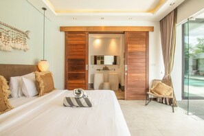 5 bedrooms, iron/ironing board, free WiFi, bed sheets - 5BR Marvel, 200m to Finns Beach Club Delight (Kec. Kuta Utara)