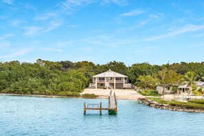 Exterior - Oceanfront Oasis: Dockside Bliss (Tavernier)