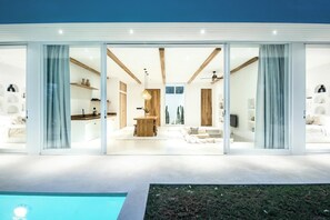2 chambres, fer et planche à repasser, accès au Wi-Fi (inclus)