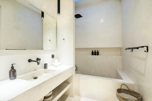 Hair dryer, towels - New 2br villa 4mins to Bingin beach (Uluwatu)