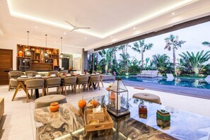 Dining - Splendid 6BR Villa, Just 400m to the Shoreline (Kuta Utara)
