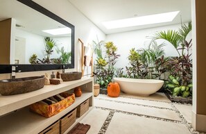 ヘアドライヤー、タオル