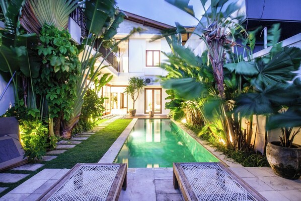 Pool - Chic 2BR Villas, Brawah Hub, 300m to Coastal Bliss (Kuta Utara)