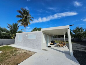 Terrace/patio - Spacious Home with Beach Gear and Outdoor Space (Vieques)
