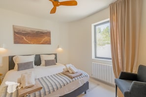 4 bedrooms, free WiFi, bed sheets