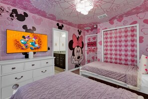 10 bedrooms, iron/ironing board, free WiFi, bed sheets