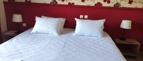 1 bedroom, travel cot, free WiFi, bed sheets