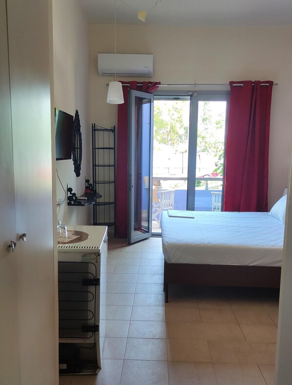 1 bedroom, travel crib, free WiFi, bed sheets