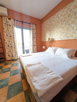 1 Schlafzimmer, Reisekinderbett, kostenloses WLAN, Bettwäsche