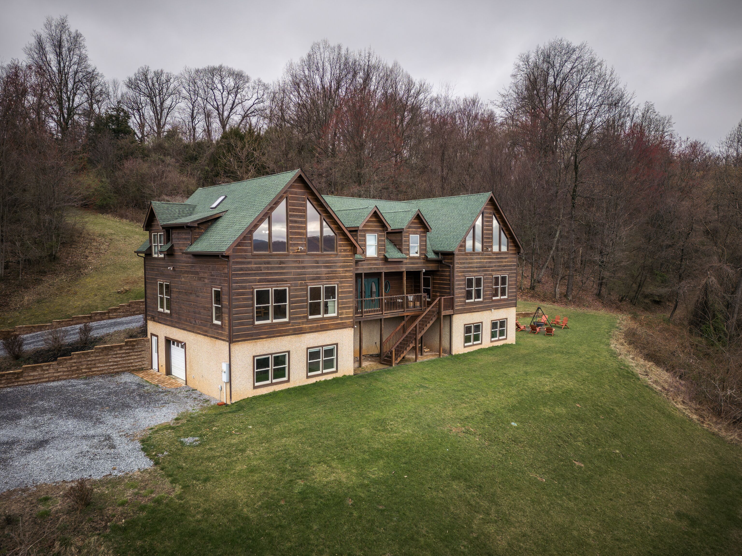 AMAZING VIEWS! Hiking/Shenandoah ParkAccess/62 Private ACRES-4 Bedroom Suites