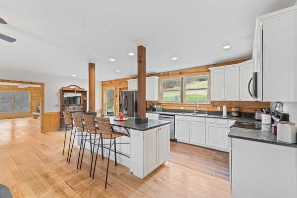 Frigorífic, microones, forn i placa de cuina