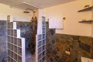 Shower, hair dryer, towels, soap - Green house on the hill (Ermioni)