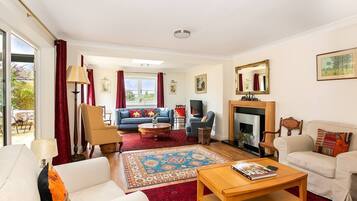 TV, fireplace, offices