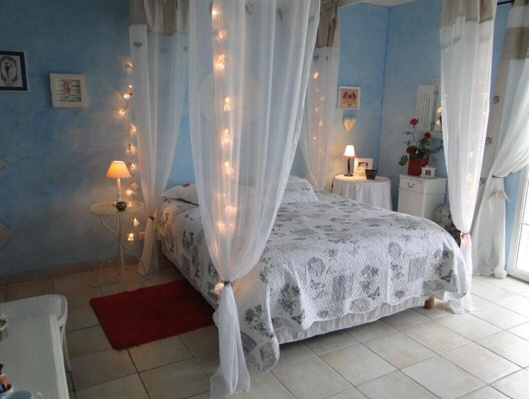 5 chambres, fer et planche à repasser, Wi-Fi, draps fournis