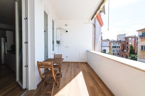 Outdoor dining - Casa del Marchese del Grillo (Rome)