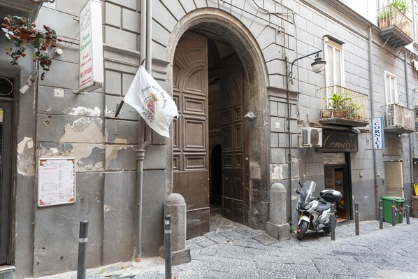 Exterior detail - Plebiscito Rooms - Camera 2 (Naples)