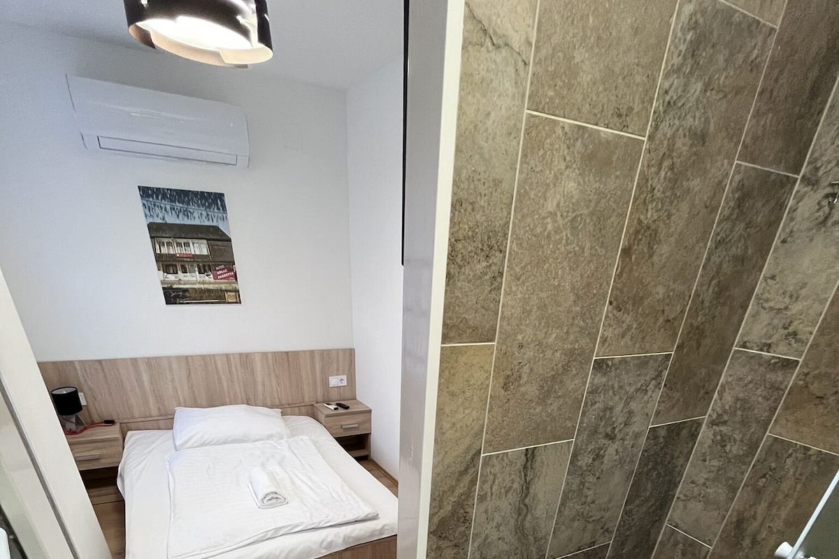 Superior Room, 1 Large Single Bed | 1 bedroom, free WiFi, bed sheets