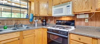 Cabin in Jordan, AR
2 bed 1 bath Cabin