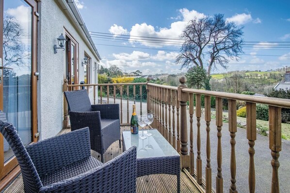 Terrace/patio - Sorrento - 3 Bed Holiday Home - Wisemans Bridge (Stepaside)