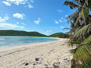 Liegestühle, Strandtücher