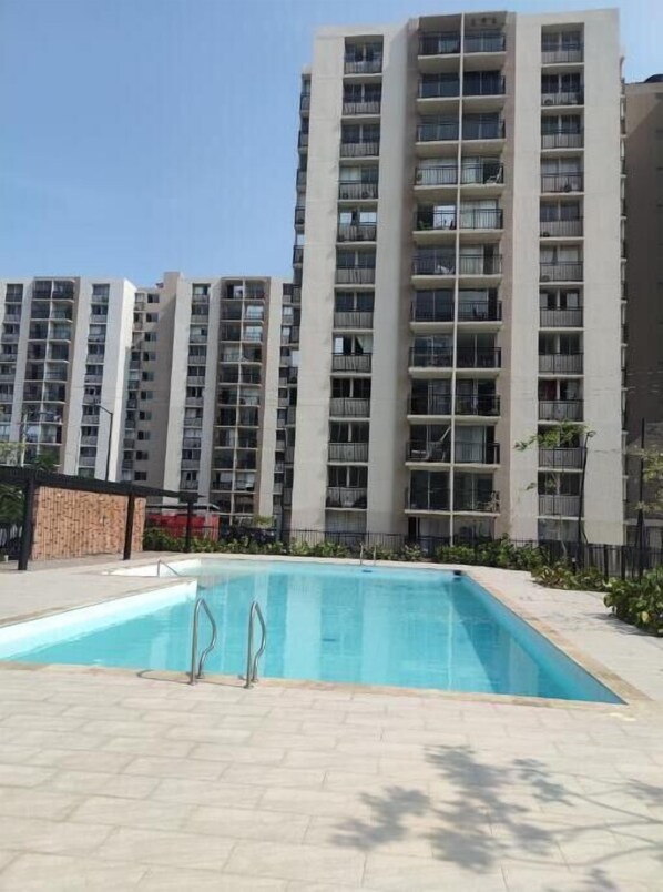 Outdoor pool - New strategic apartment with views to the Sierra Nevada Mountain and nice spaces (Santa Marta)