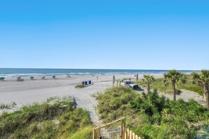 On the beach - Oceanfront View @ A Place at the Beach 3 1I (Myrtle Beach)