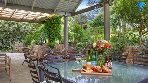 Satinwood – classic & central hideaway