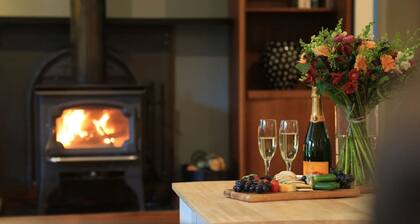 Satinwood – classic & central hideaway