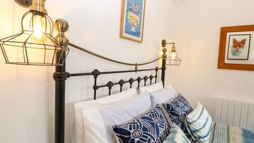 1 habitación, decoración personalizada y muebles diferentes