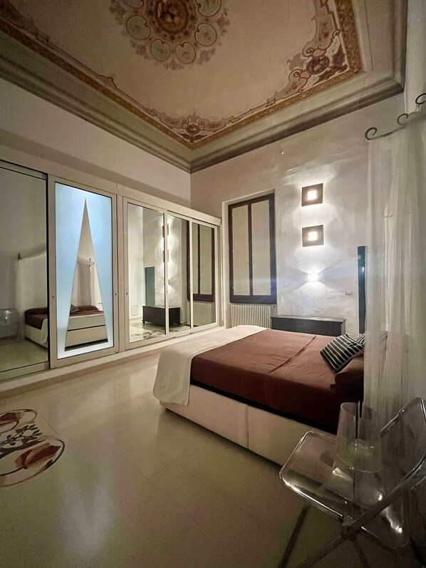 2 bedrooms, desk, iron/ironing board, travel crib