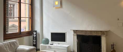 TV connectée, cheminée