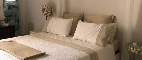 2 bedrooms, desk, iron/ironing board, travel cot