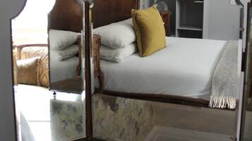 Superior Double Room, Ensuite | Free WiFi, bed sheets