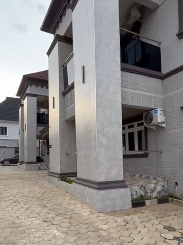 Front of property - Downunder Suites (Abuja)